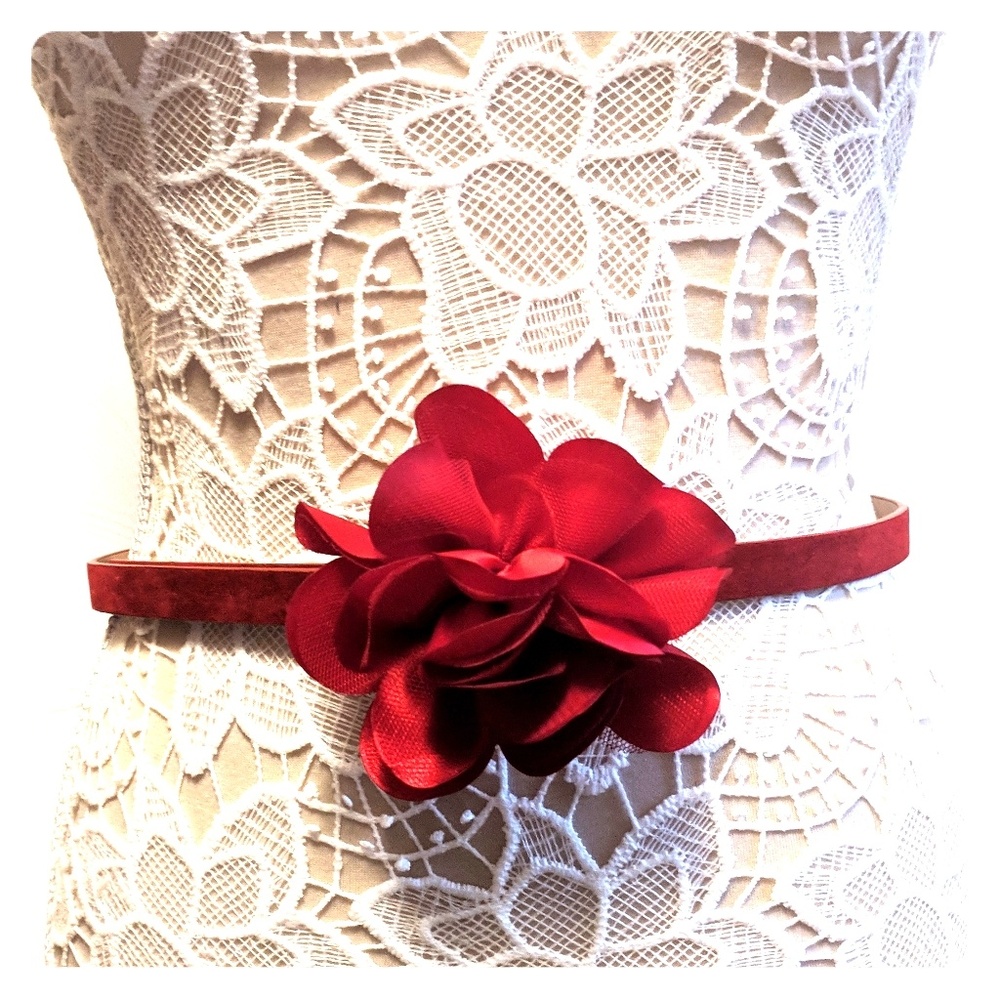 Apt. 9 Thin Red Flower Belt-L-EUC